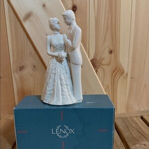 Lenox Ivory Wedding Couple Figurine
